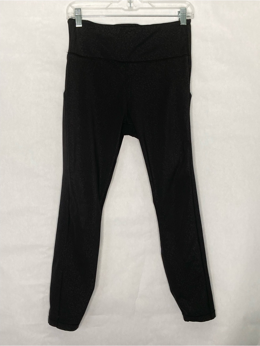 Athleta Ultimate Stash Pocket Embossed 7/8 Tight BLACK Women's M Medium Animal